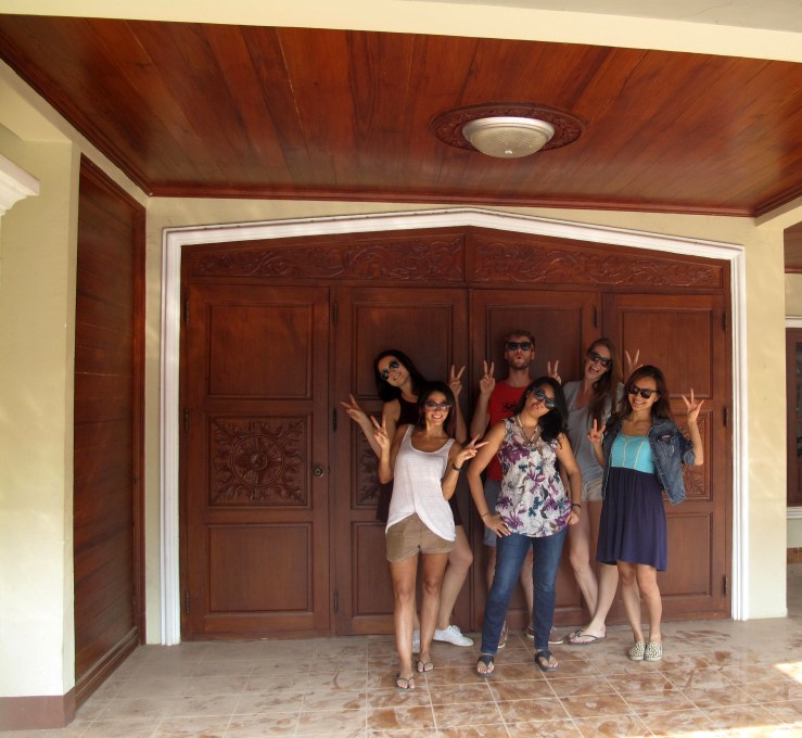 funny peace sign.jpg